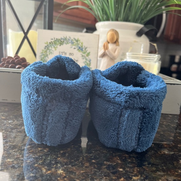 UGG Baby Bixbee Bootie Slippers - Picture 3 of 8